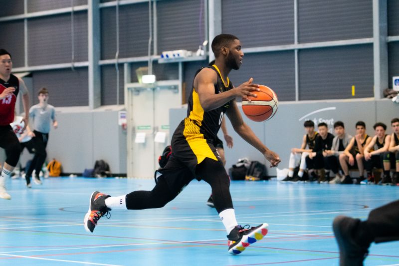 联盟第一！从最差锋线群，到防死约基奇，詹姆斯东契奇赌赢了.