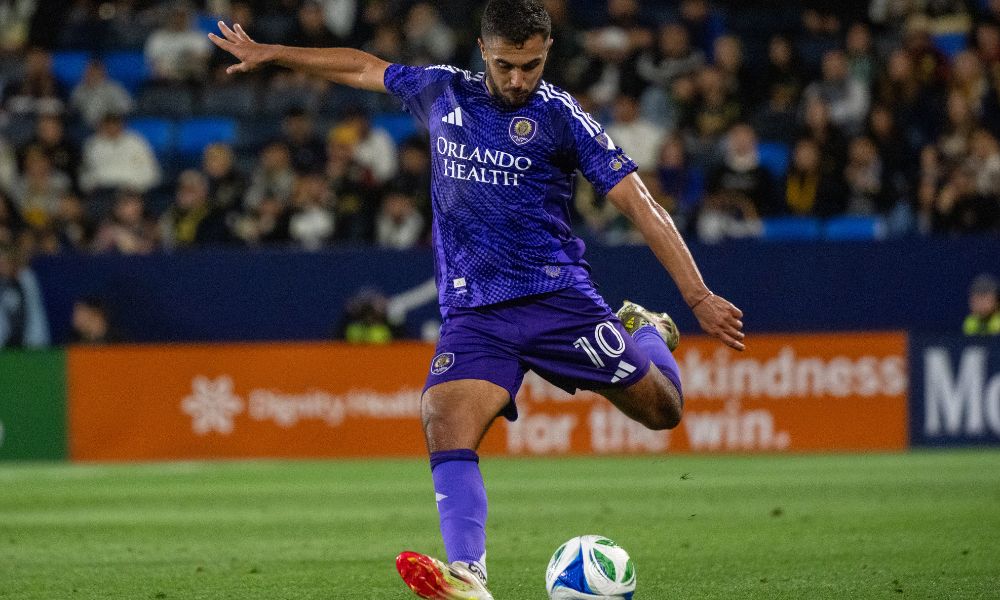 迈克尔威尔本炮轰公司和同事史密斯，为了流量，竟频繁报道布朗尼.